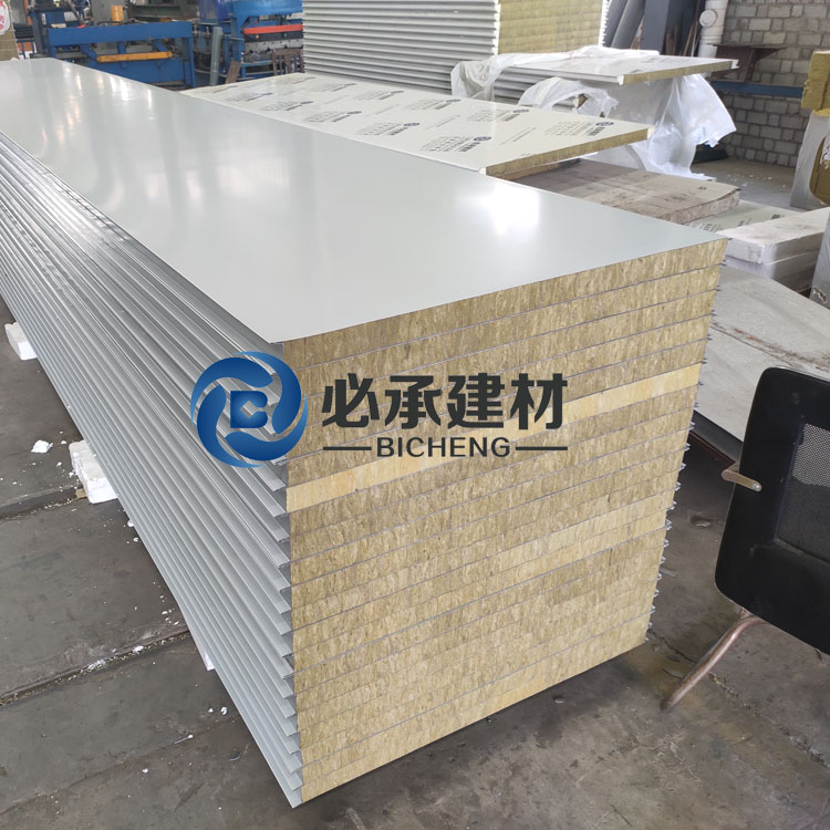 巖棉夾芯板在潮濕環(huán)境下是否會(huì)影響性能？